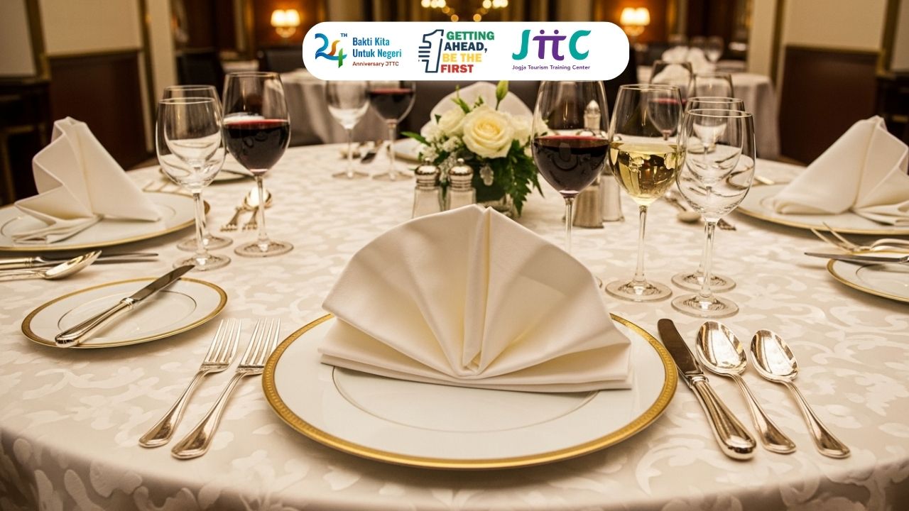 Set Up Table Manner Jamuan Makan yang Paling Umum